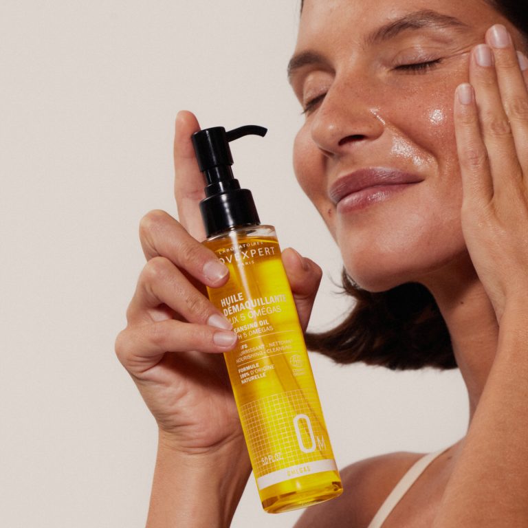 CLEANSING OIL WITH 5 OMEGAS 150ML REF# VL20032 - Image 3